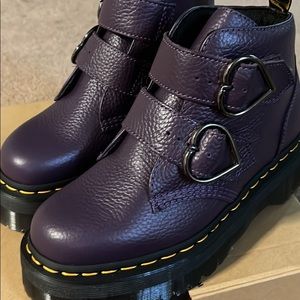 These are BRAND NEW! I HAVE NOT WORE THESE.